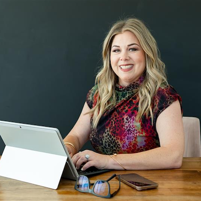 Dianne Glenn headshot photo